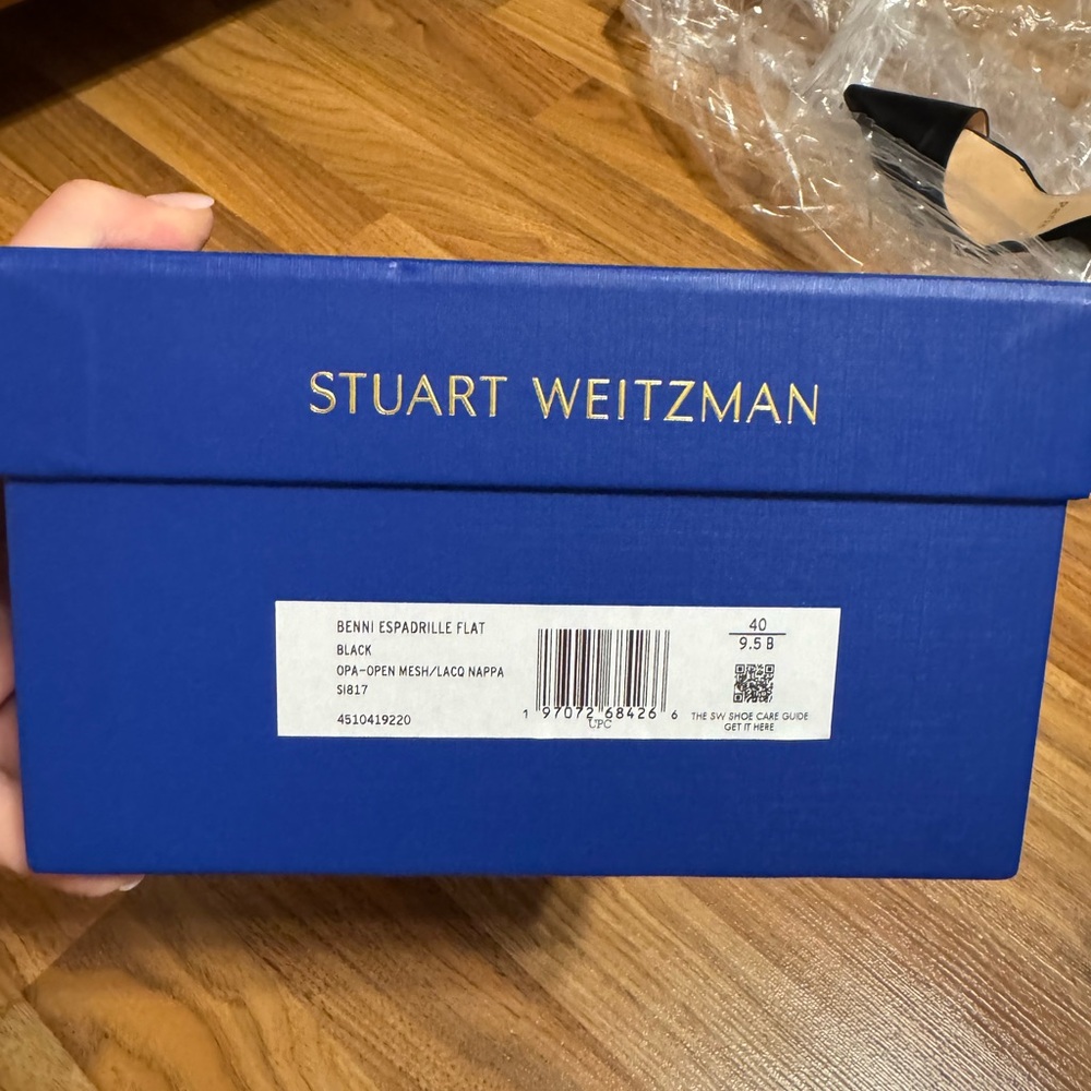 Stuart Weitzman - Picture 2 of 3